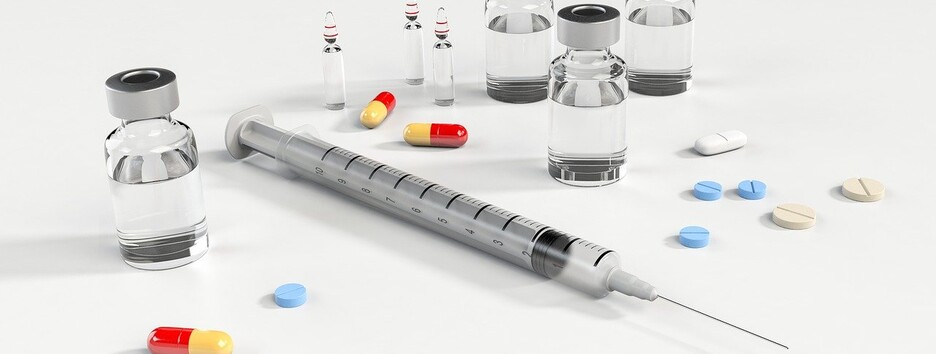 Найден витамин, способный остановить пневмонию COVID-19: опубликовано новое исследование