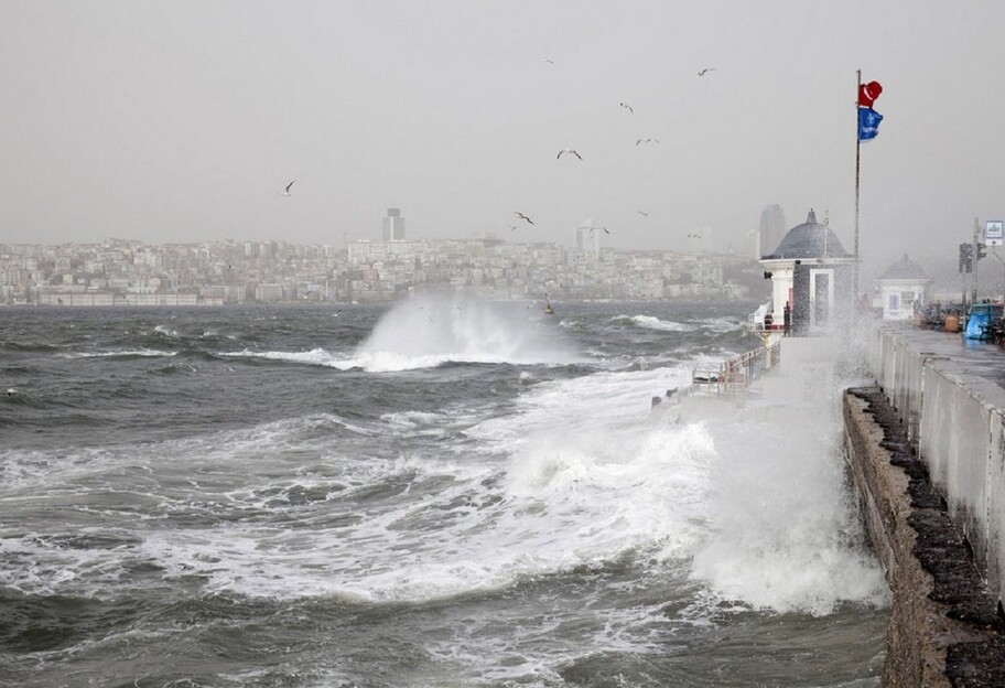 Ураган в Турции – на Стамбул обрушился сильный ветер - видео - фото 1