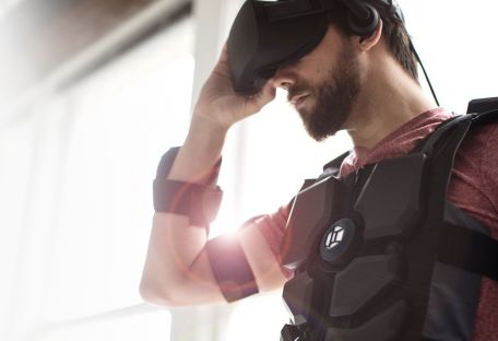 Ученые создали костюм для передачи тактильных ощущений в VR