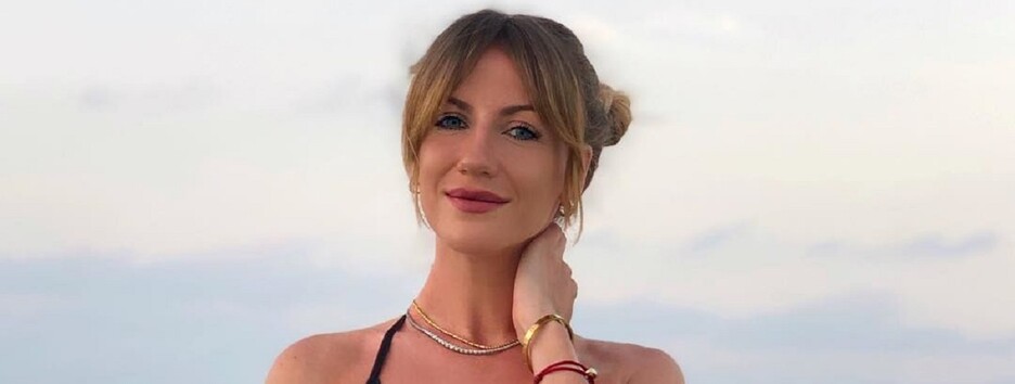 Леся Нікітюк продефілювала у бікіні на узбережжі океану (фото)