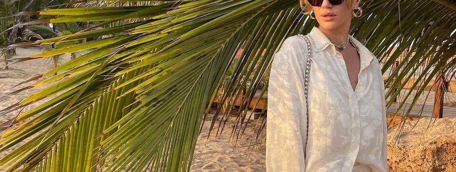 Леся Нікітюк у шикарній міні-сукні похвалилася кольє (фото)