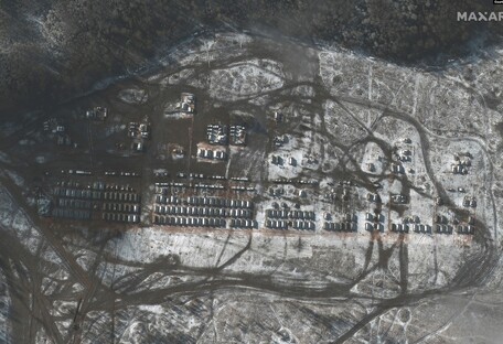 Росія стягує війська до кордону України: новi фото із супутника