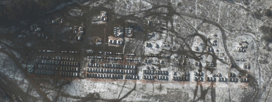 Россия стягивает войска к границе Украины: новые фото со спутника 