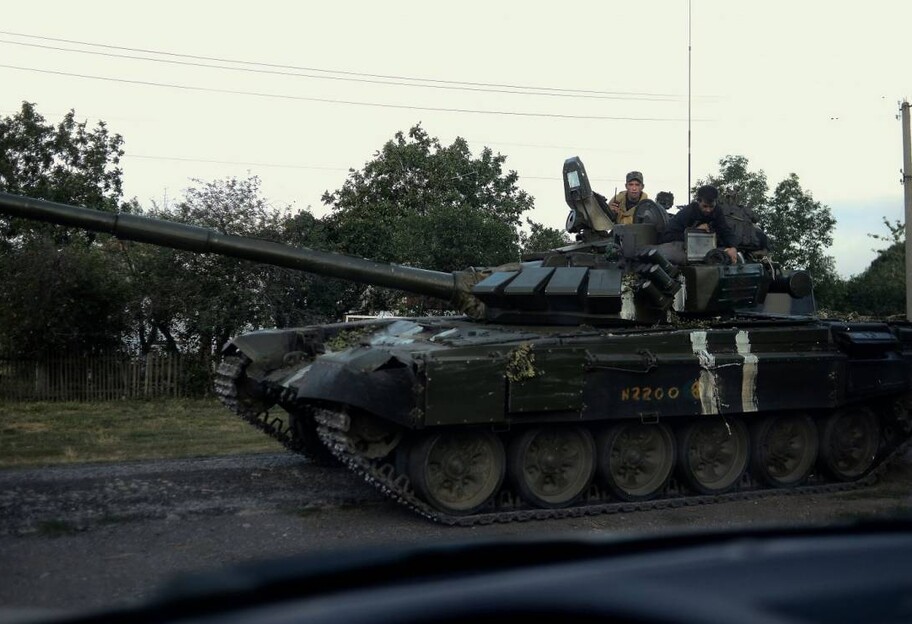 Россия перебрасывает войска - видео, как Буки привезли под Воронеж - фото 1