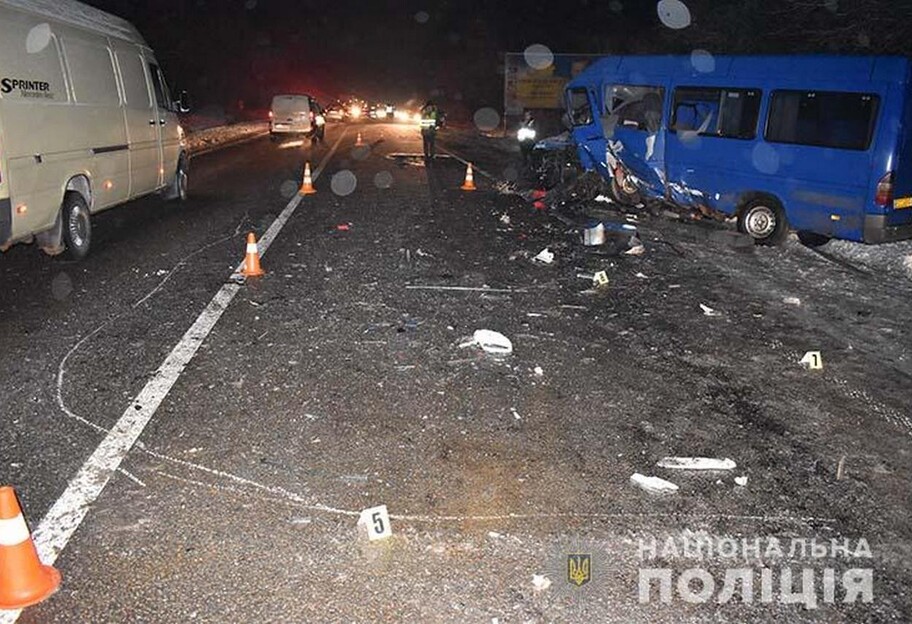 ДТП з маршруткою у Тернопільській області - загинуло двоє людей, фото - фото 1