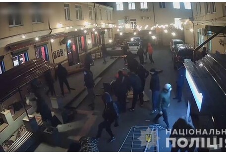 Погром бара в центре Киева: зачинщиками оказались несовершеннолетние (видео)