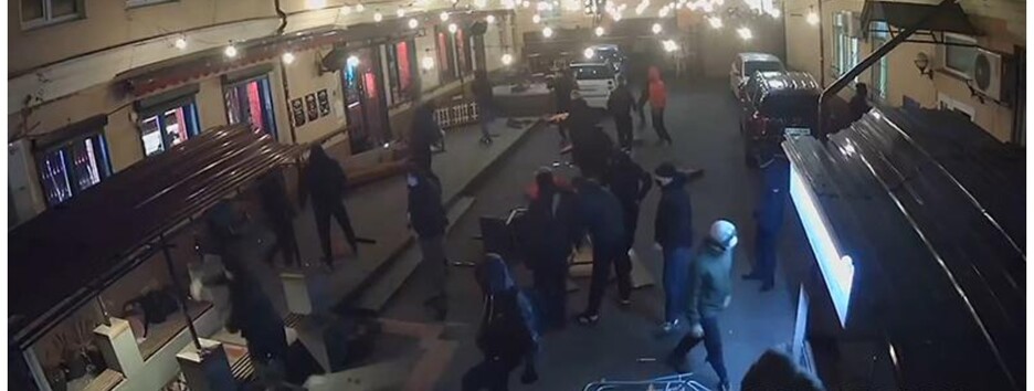 Погром бару в центрі Києва: призвідниками виявилися неповнолітні (відео)