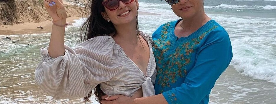 Анна Тринчер помирилась с мамой после ссоры из-за свадьбы с Волошиным 