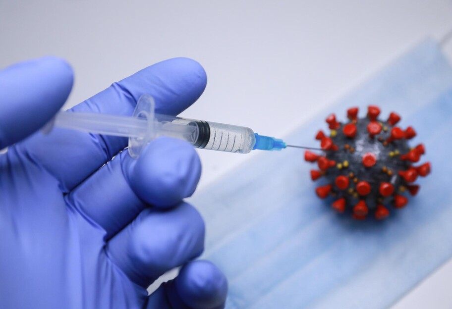 Вакцинация от COVID-19 - в Украине одобрили третью прививку  - фото 1