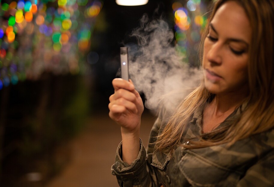 Сигареты в Украине - крепкие и ментоловые запретили, Рада приняла закон - фото 1