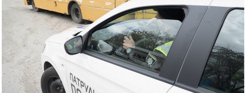 В Киеве водитель сделал полицейским замечание и сам получил штраф (видео)