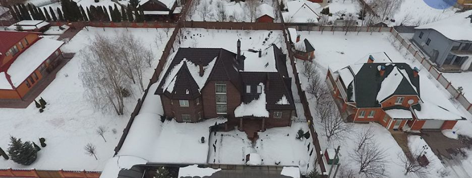 Сын судьи в 22 года купил землю возле 