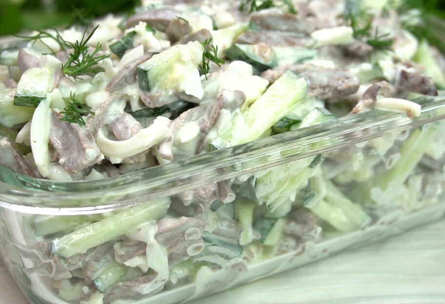 Салат с горошком вместо оливье на Новый год - рецепт приготовления с видео - фото 1