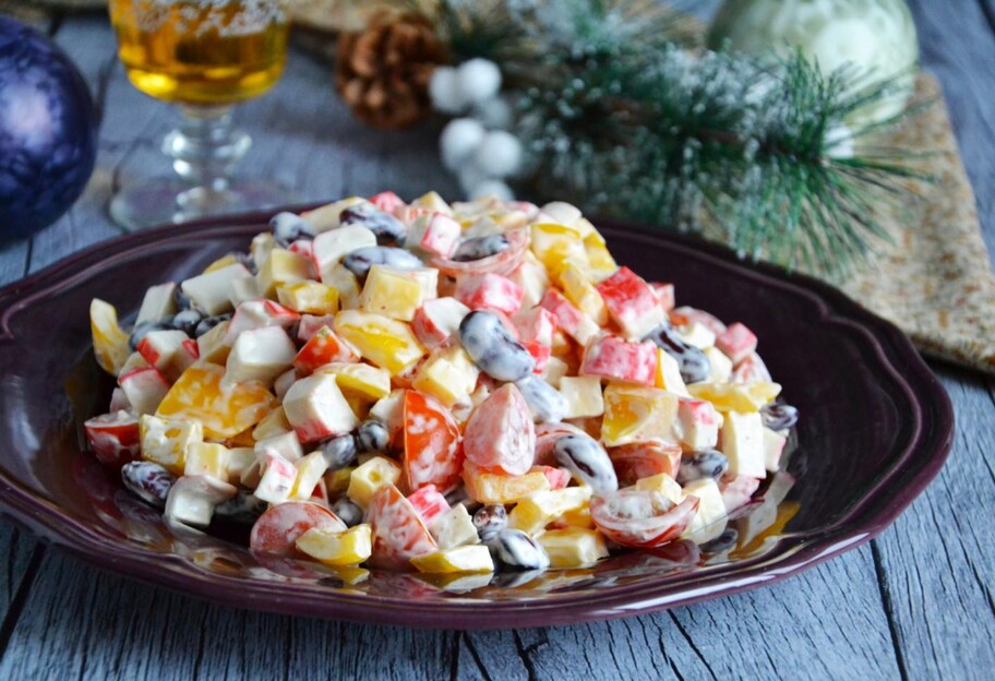 Салат с крабовыми палочками - интересные рецепты к Новому году - фото 1