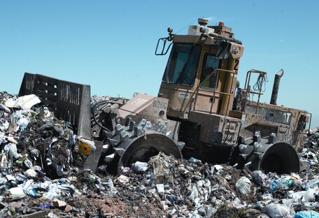 Зеленского просят поднять штрафы за выброс мусора до 197 тысяч гривен