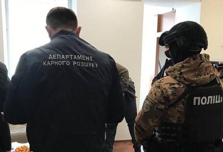 Задержаны аферисты, которые переписывали на себя чужие квартиры в Киеве
