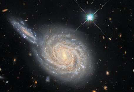 В сети показали новые фото спиральной галактики из созвездия Рыб 