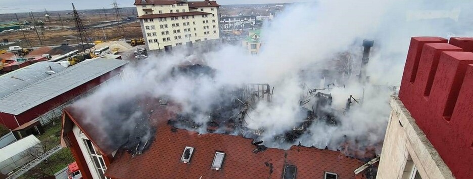 Під Києвом спалахнув готель: двоє людей у лікарні (фото, відео)