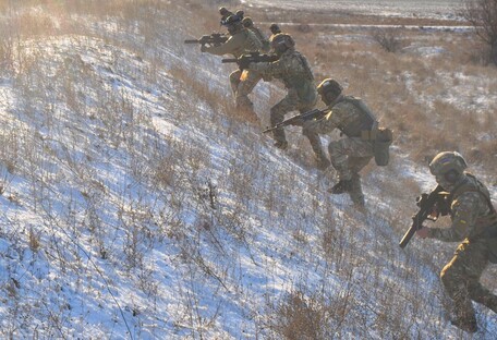 Разведчики возле админграницы Крыма готовятся к ближнему бою (фото)