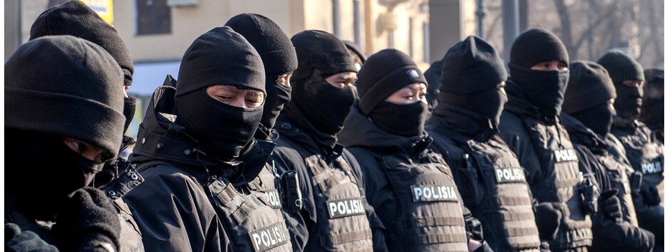 У Казахстані не вщухають протести: військова техніка, вибухи гранат, сотні затриманих (відео)