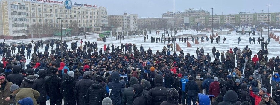 Що зараз відбувається в Казахстані: відео нових протестів, зняте з повітря