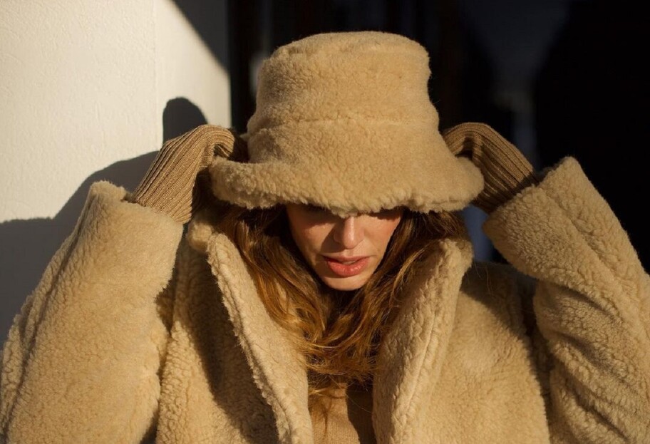 Модные головные уборы этой зимой - Андре Тан подсказал, что носить вместо шапки - фото  - фото 1