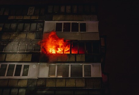 В Киеве мужчина выпрыгнул с 7 этажа, спасаясь от огня (фото)