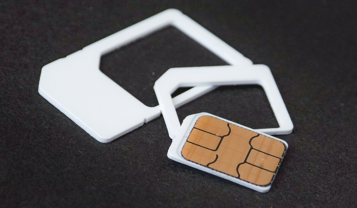Мобільний зв'язок за паспортами: правда та міф про нові вимоги при купівлі SIM-карт