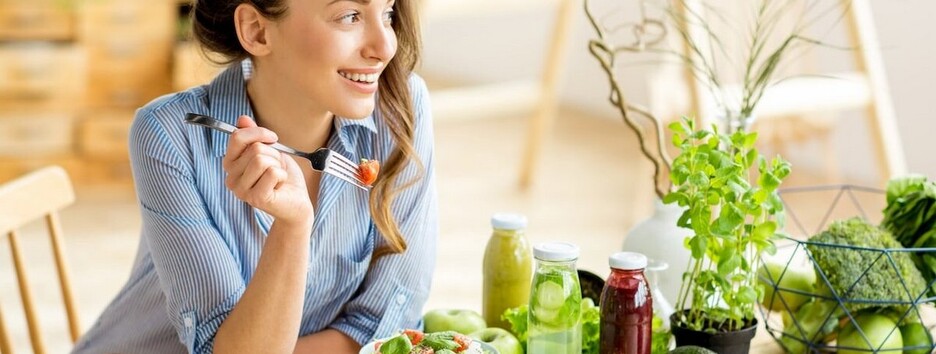 Правильна їжа на довгі роки: п'ять звичок, які продовжують життя