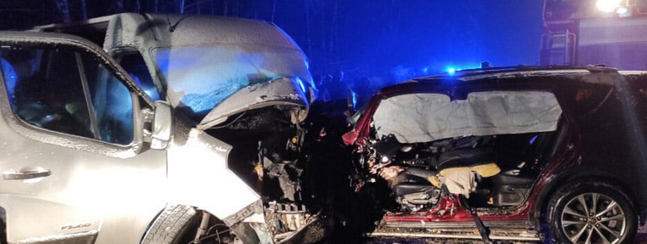 Подробности автокатастрофы в Черниговской области: 8 человек в тяжелом состоянии (фото)