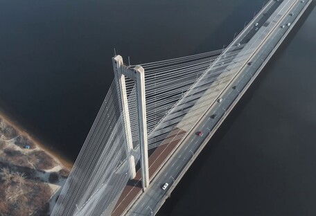 Южный мост разваливается на глазах: коммунальщики объяснили, что происходит (фото)
