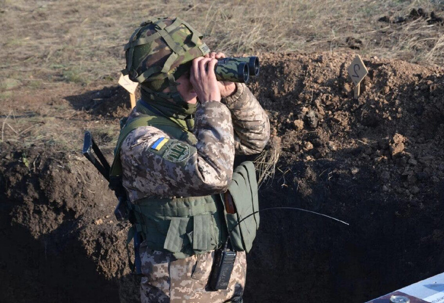 Вторжение России в Украину – у границ до 100 тысяч военных, Путин перебрасывает авиацию - фото 1