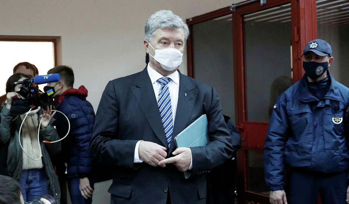 Петру Порошенку обрали запобіжний захід: суд відпустив його додому фото