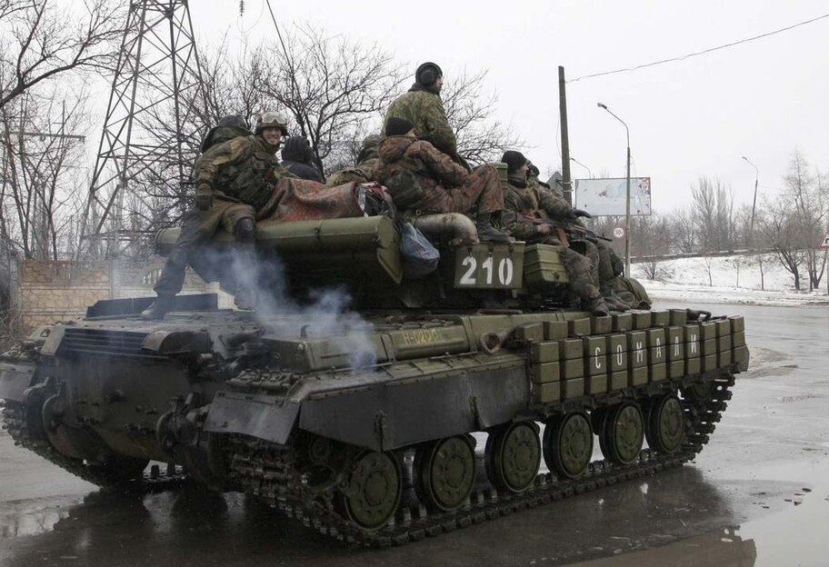 Россия стягивает войска к Украине - жены военных говорят о возможной войне  - фото 1
