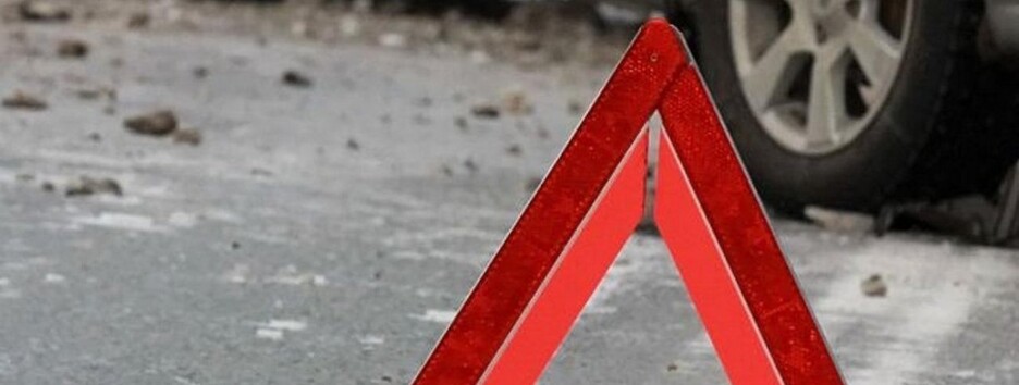 В Киеве ищут виновника аварии, который скрылся, но попался на камеру (видео)