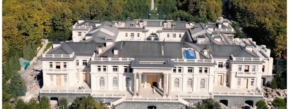 Утопает в золоте: в России опубликовали новые фото 