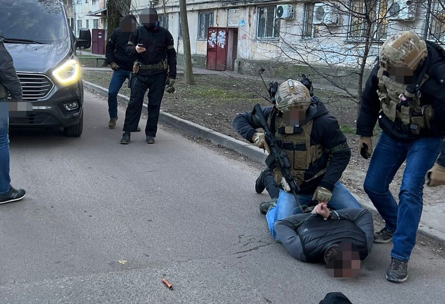 В Одесской области банда похищала людей - видео задержания преступников - фото 1
