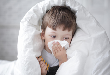 Діти стали частіше хворіти коронавірусом: лікар розповів про симптоми