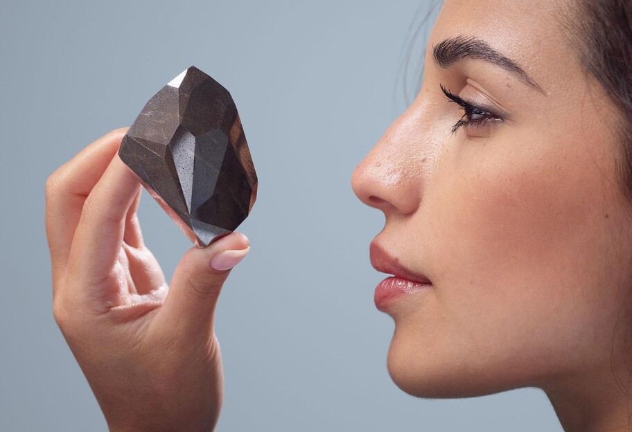 Чорний діамант Енігма продадуть за 6,8 млн. доларів, відео - фото 1