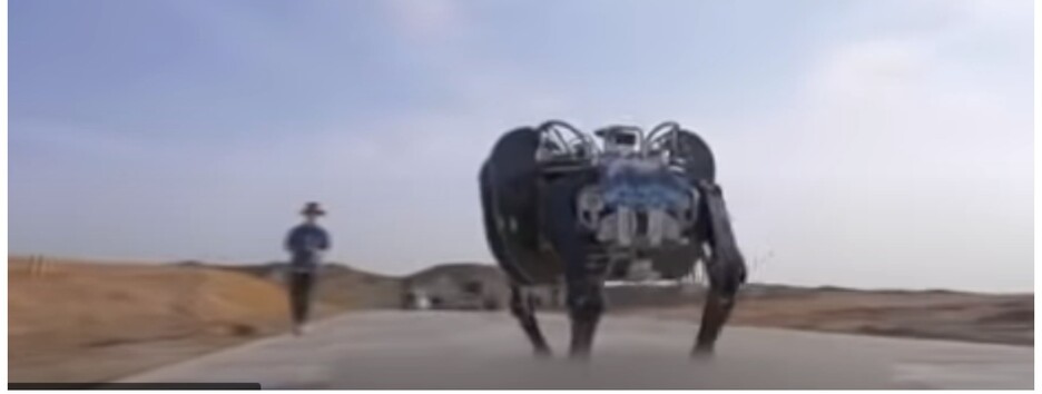 Самый большой в мире: китайцы показали четырехлапого военного робота (видео)