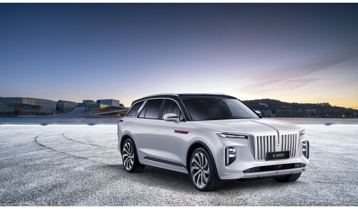 Китайский Rolls-Royce - в Украине появился элитный кроссовер от Hongqi