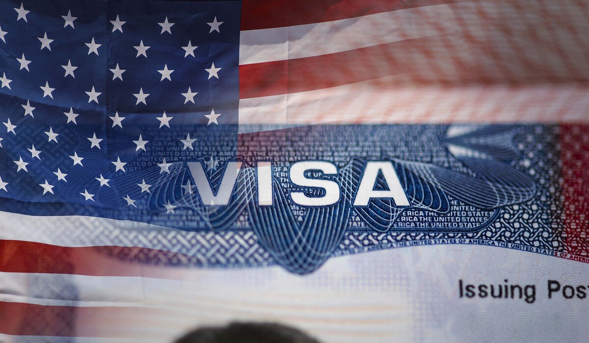 Американська мрія на паузі: заявникам на отримання візи США треба потерпіти