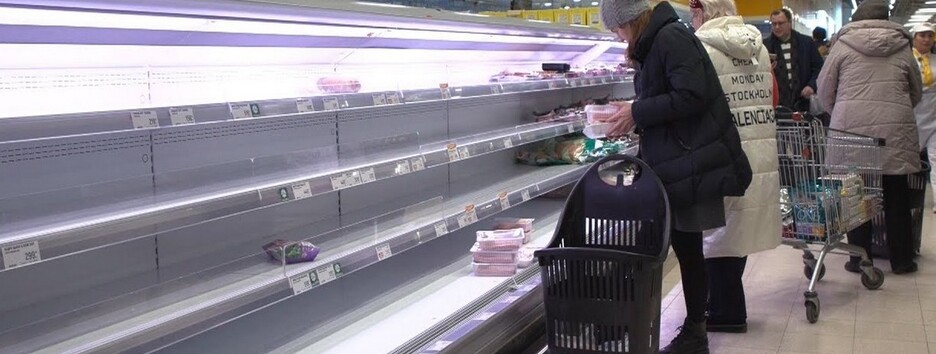 Люди боятся войны: в Киеве в магазинах пустеют полки с гречкой и сахаром (фото, видео) 