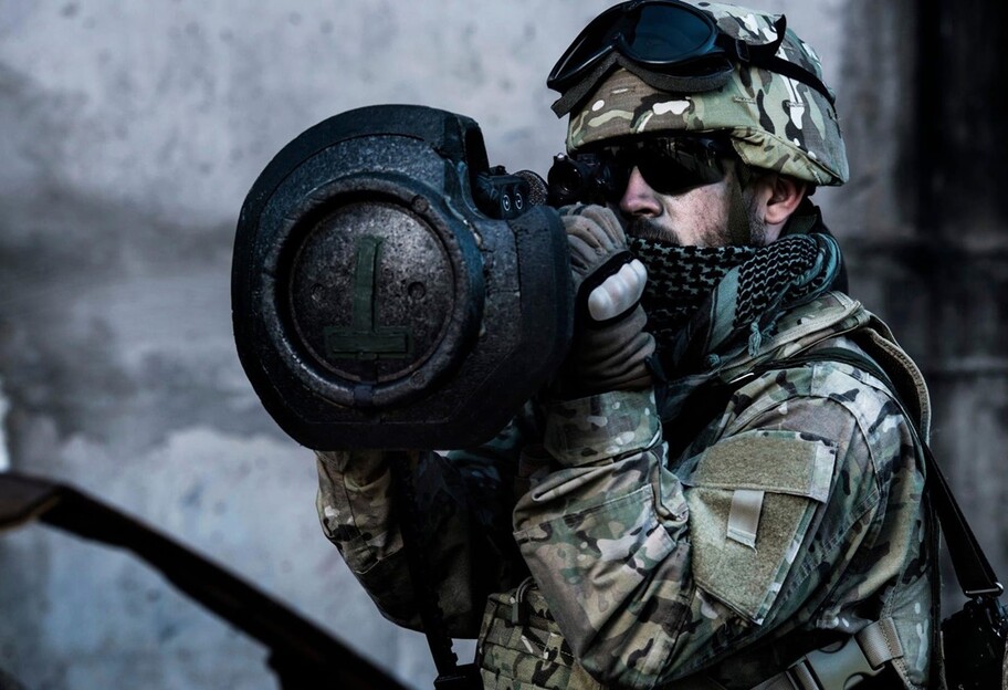 NLAW в Україні вже використовують ЗСУ - фотоінструкція до зброї стала хітом соцмережі - фото 1