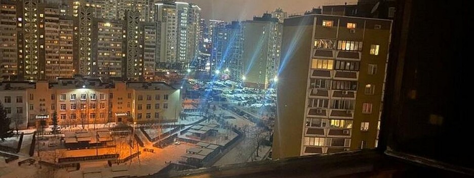 Грозит 15 лет тюрьмы: в Киеве женщина пыталась прыгнуть с 12 этажа с 3-летним сыном