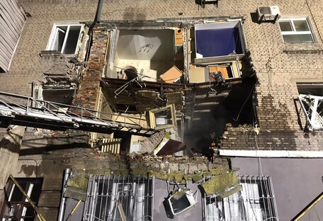 Проснулись от взрыва: в Запорожье взрыв разрушил подъезд дома (фото, видео)
