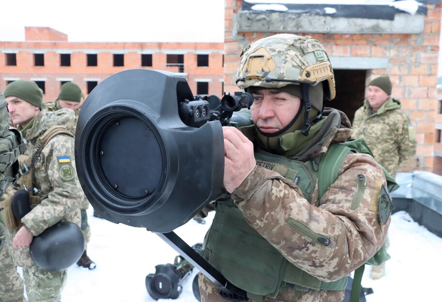 NLAW в Украине - ВСУ показали стрельбу из британской противотанковой системы - фото 1