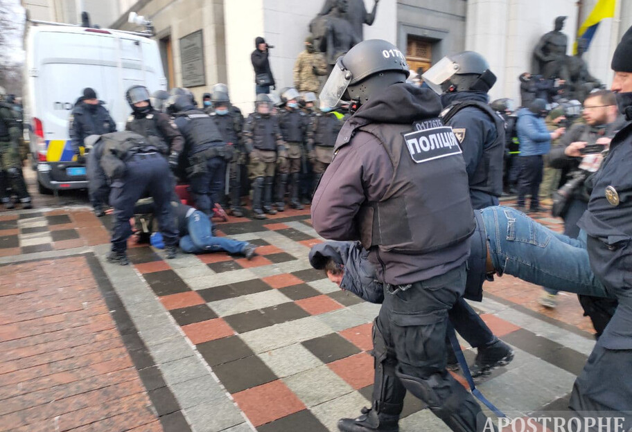 Массовые беспорядки в Киеве - полиция задержала титушек - подробности - фото 1