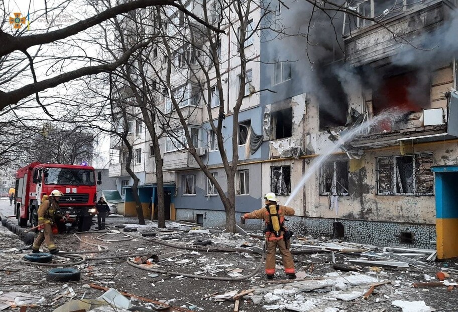 У Кропивницькому стався вибух багатоповерхівки - фото, відео пожежі - фото 1