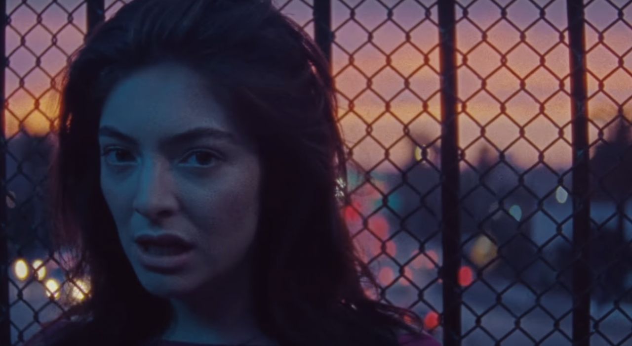 Певица Lorde выпустила клип «Green Light»